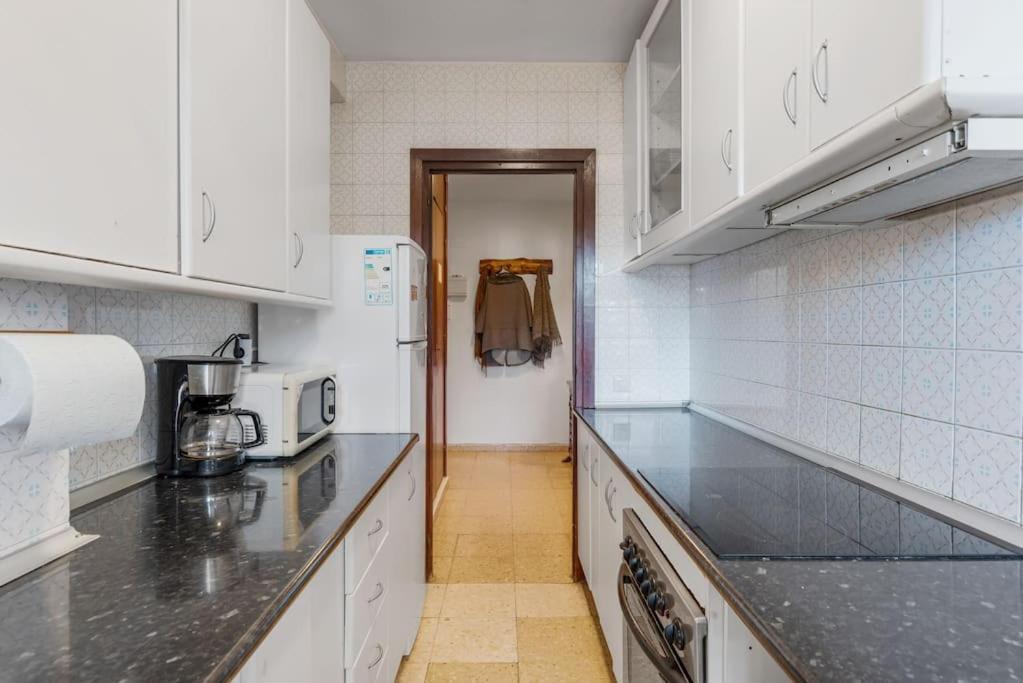 Central Beach Apartment With Free Parking And Pool Marbella Exterior foto